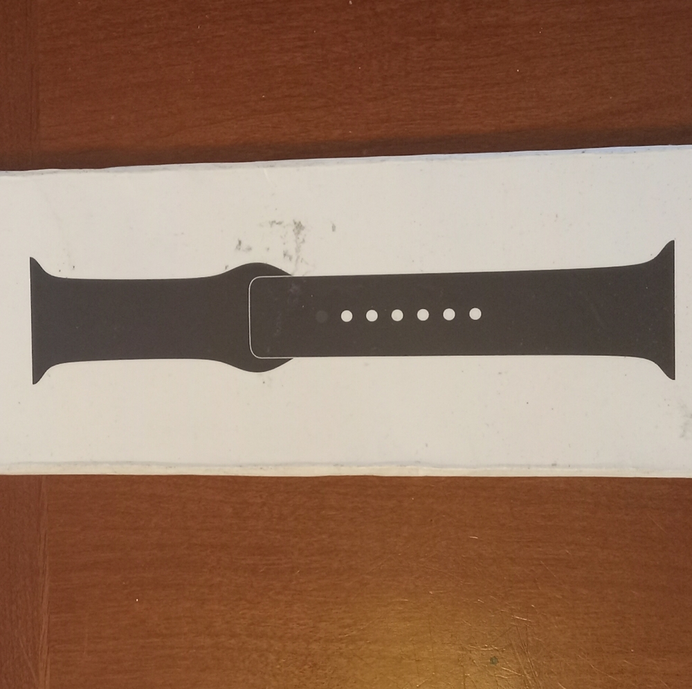 APPLE WATCH 44MM BLACK SPORT BAND.